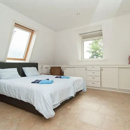 Aan De Waterkant Villa *